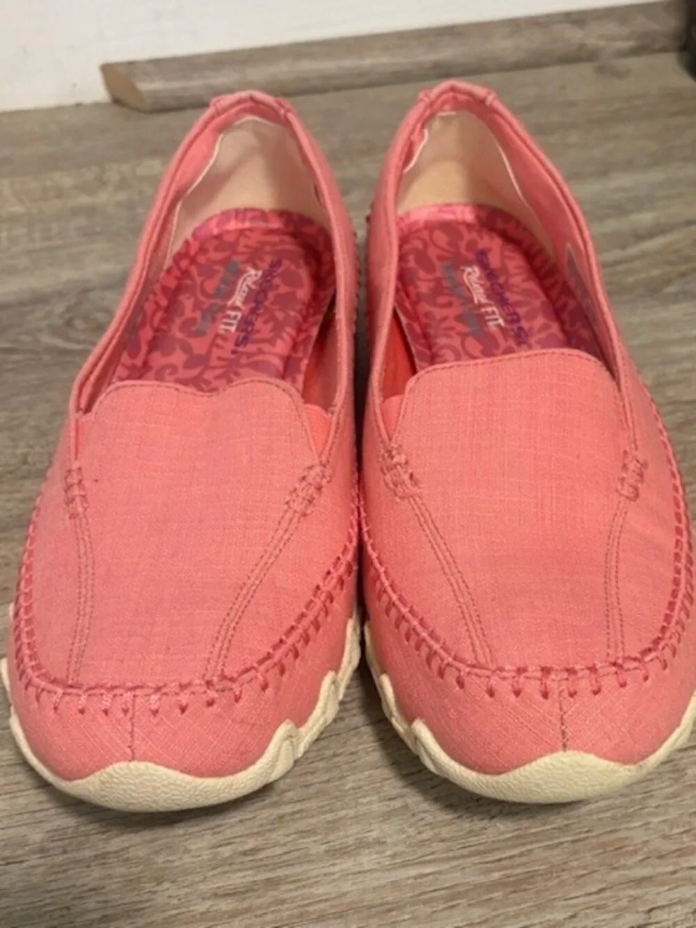 Sketchers Relaxed fit memory foam shoes